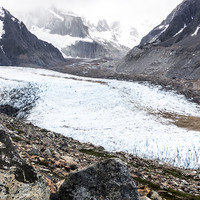 <strong>Mächtige Gletscher mit anspruchsvollen Seitenmoränen gilt es im Zustieg zu meistern</strong>
